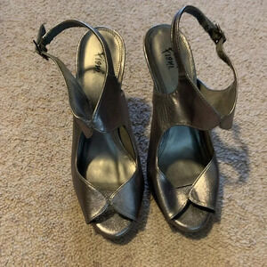 Fioni peep-toe heels, charcoal/gold, size 7